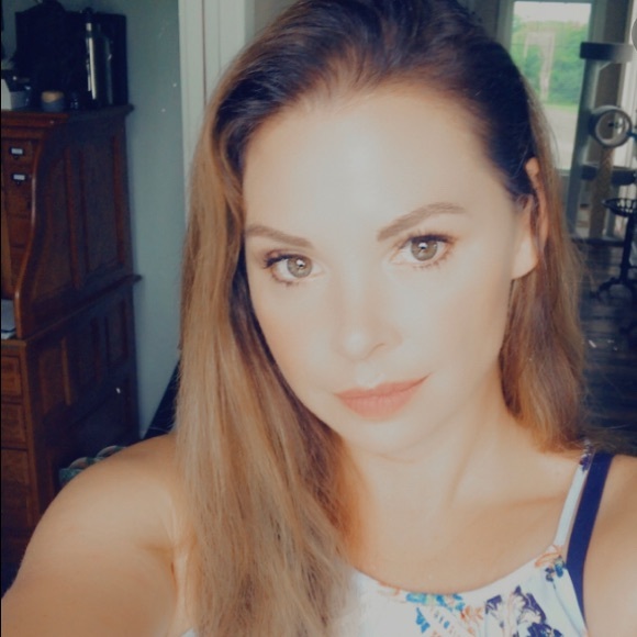 Take advantage of my of shopping addiction. - Picture 3 of 5